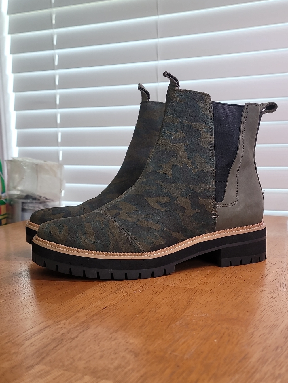 TOMS Forest Camouflage Dakota